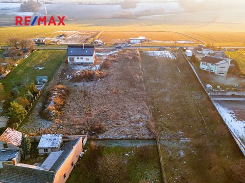 Prodej stavebního pozemku 1998 m²