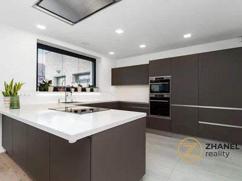 Prodej domu 351 m², pozemek 1603 m²