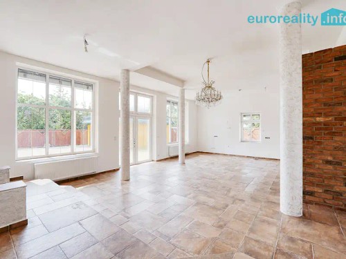 Prodej domu 420 m², pozemek 633 m²