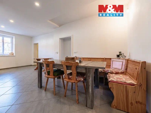 Prodej domu 225 m², pozemek 1397 m²