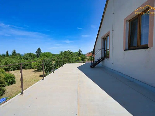 Prodej domu 254 m², pozemek 1374 m²