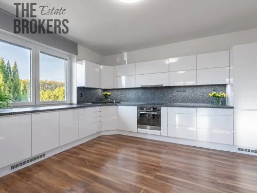 Prodej domu 229 m², pozemek 1080 m²