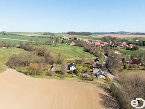 Prodej stavebního pozemku 876 m²