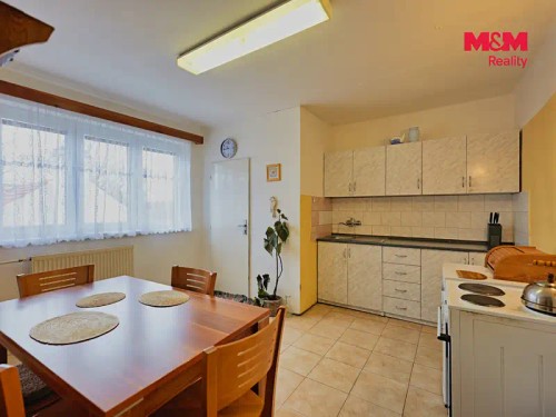 Prodej domu 240 m², pozemek 1701 m²