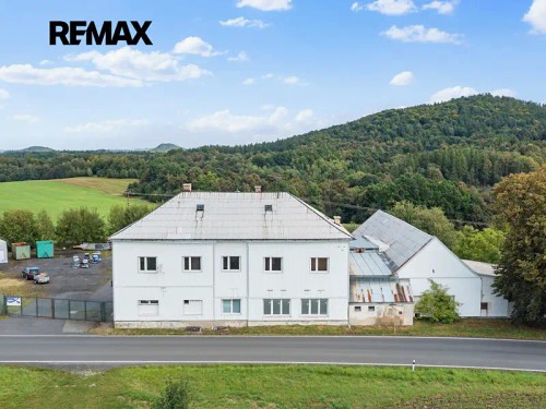 Prodej domu 1220 m², pozemek 2442 m²