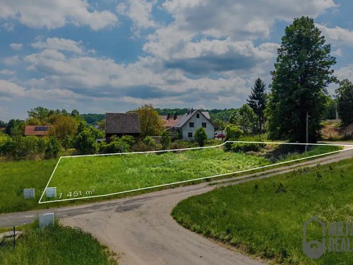 Prodej stavebního pozemku 1451 m²