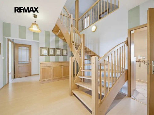 Prodej domu 194 m², pozemek 766 m²