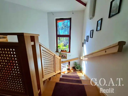 Prodej domu 279 m², pozemek 799 m²