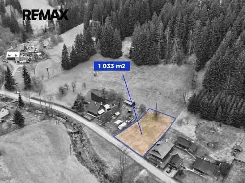 Prodej stavebního pozemku 1033 m²