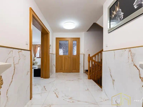 Prodej domu 400 m², pozemek 1728 m²