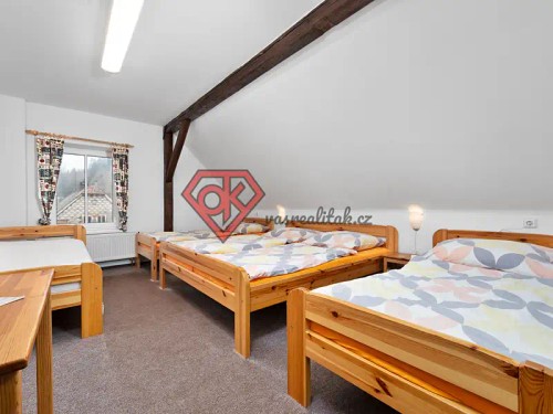 Prodej chalupy 440 m², pozemek 663 m²