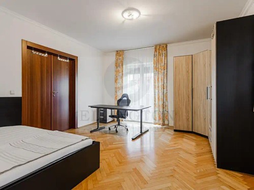 Prodej domu 715 m², pozemek 894 m²