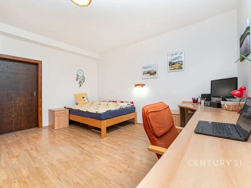 Prodej domu 202 m², pozemek 1087 m²