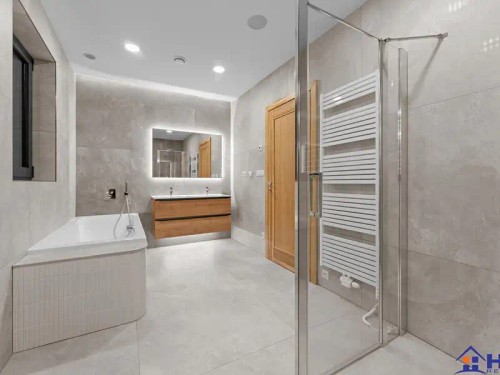 Prodej vily 265 m², pozemek 1811 m²