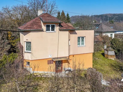 Prodej stavebního pozemku 2026 m²