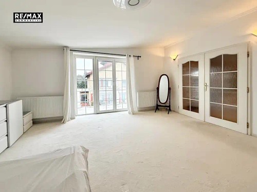 Prodej vily 355 m², pozemek 905 m²