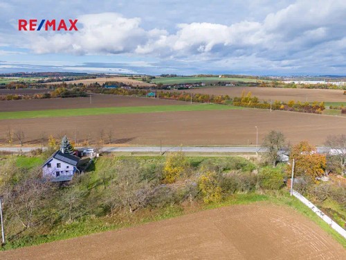 Prodej stavebního pozemku 2706 m²