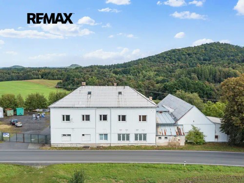 Prodej domu 1220 m², pozemek 2442 m²