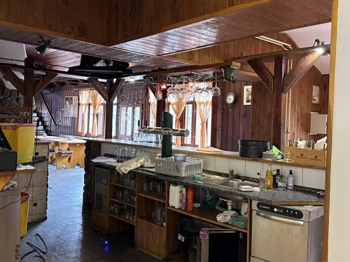 Prodej domu 1300 m², pozemek 4085 m²