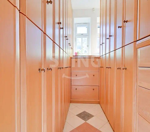 Prodej vily 700 m², pozemek 3228 m²
