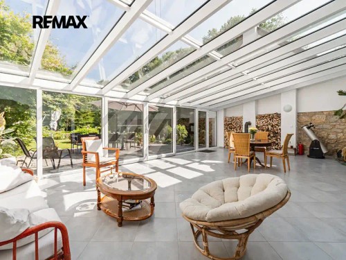 Prodej domu 786 m², pozemek 7338 m²