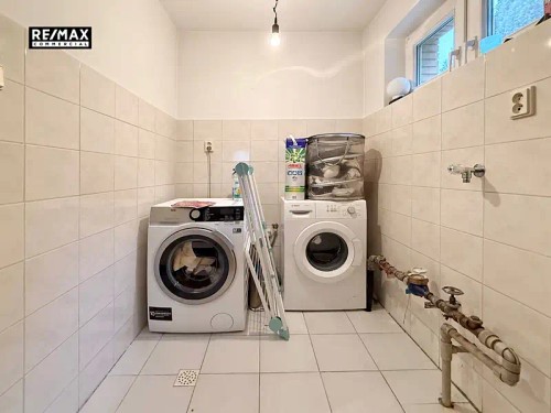 Prodej vily 355 m², pozemek 905 m²