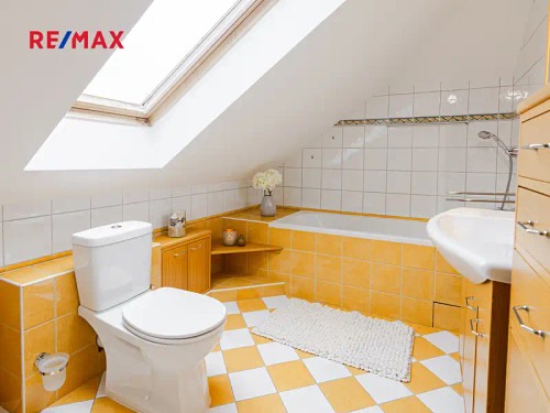 Prodaný  dům 258 m², pozemek 1500 m²