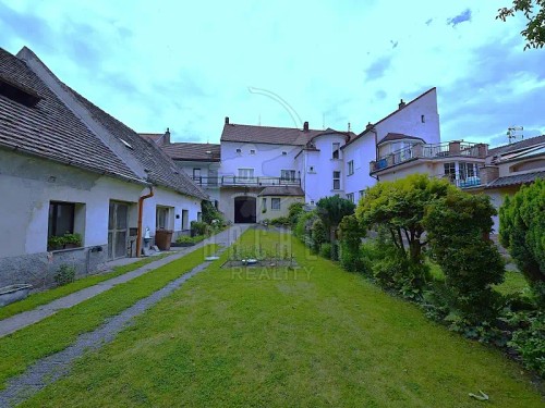 Prodej domu 454 m², pozemek 164 m²