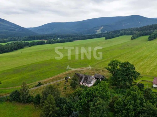 Prodej stavebního pozemku 1046 m²