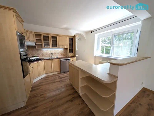 Prodej domu 240 m², pozemek 1087 m²