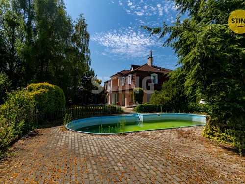 Prodej vily 407 m², pozemek 1880 m²