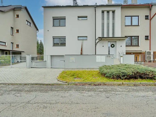 Prodej domu 378 m², pozemek 498 m²