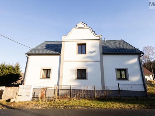 Prodej domu 330 m², pozemek 1487 m²
