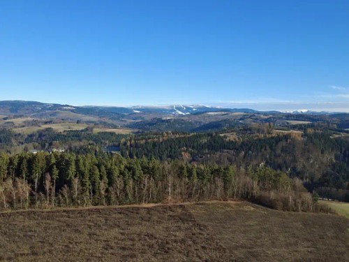 Prodej domu 1750 m², pozemek 1811 m²