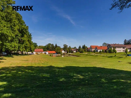Prodej stavebního pozemku 1677 m²