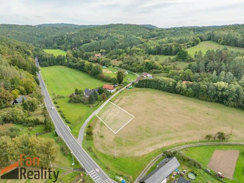 Prodej stavebního pozemku 1013 m²