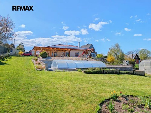 Prodej stavebního pozemku 3066 m²