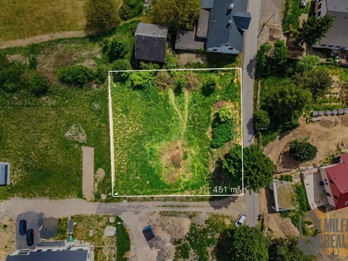 Prodej stavebního pozemku 1451 m²