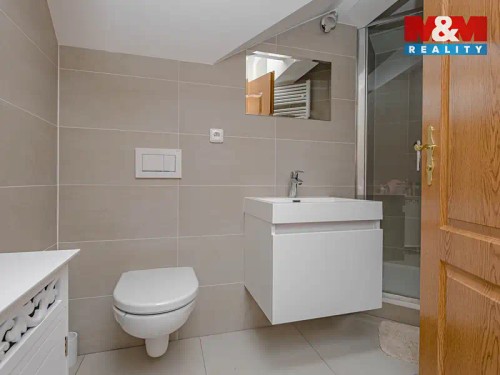 Prodej chalupy 386 m², pozemek 1335 m²