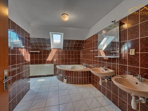 Prodej domu 254 m², pozemek 1374 m²