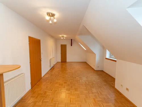 Prodej vily 740 m², pozemek 1350 m²
