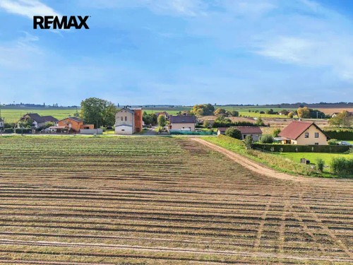 Prodej stavebního pozemku 1671 m²