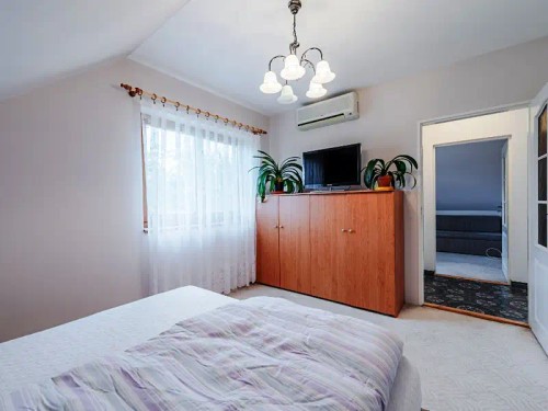 Prodej domu 330 m², pozemek 992 m²