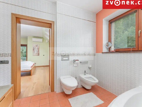 Prodej vily 540 m², pozemek 1700 m²