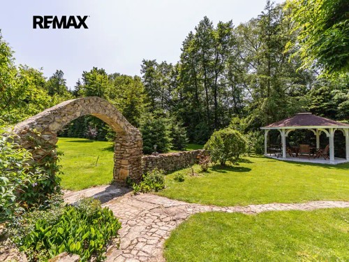 Prodej domu 786 m², pozemek 7338 m²