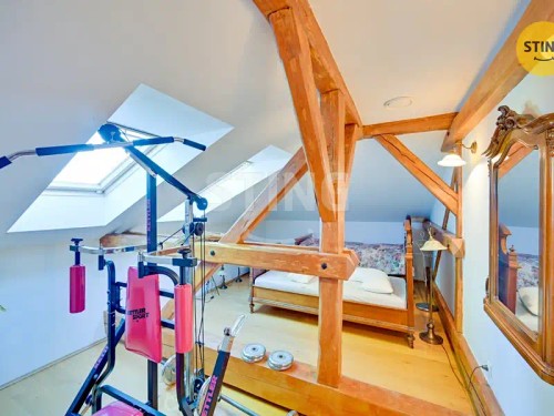 Prodej vily 700 m², pozemek 3228 m²