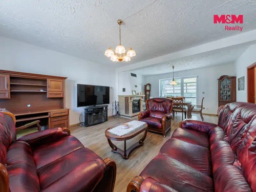 Prodej domu 300 m², pozemek 384 m²