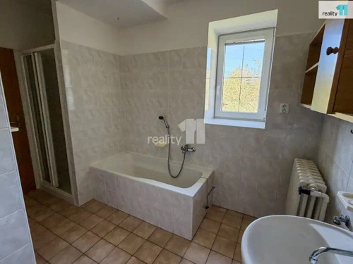 Prodej domu 200 m², pozemek 6424 m²