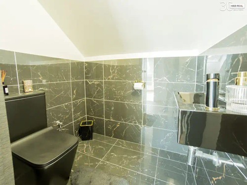 Prodej domu 300 m², pozemek 1220 m²