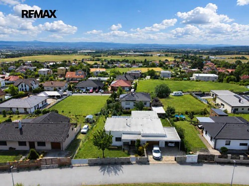Prodej stavebního pozemku 818 m²